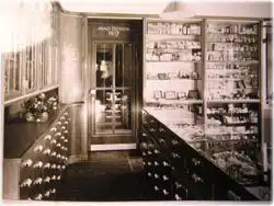 Alte Innenansicht der Apotheke